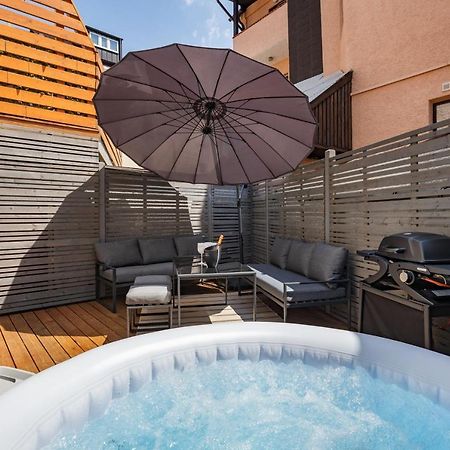Terrace Apartment With 5 Rooms, Whirlpool And Bbq Augsburg Buitenkant foto