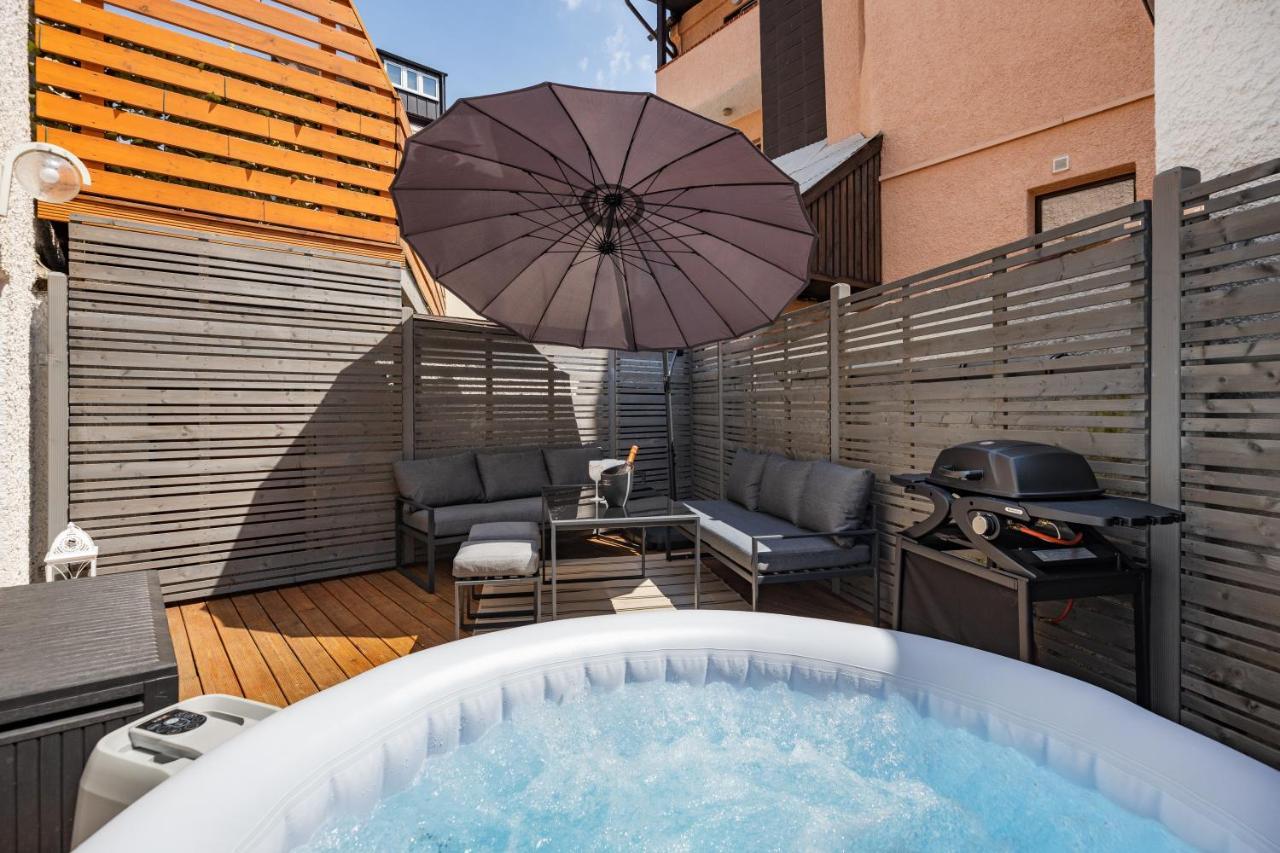 Terrace Apartment With 5 Rooms, Whirlpool And Bbq Augsburg Buitenkant foto